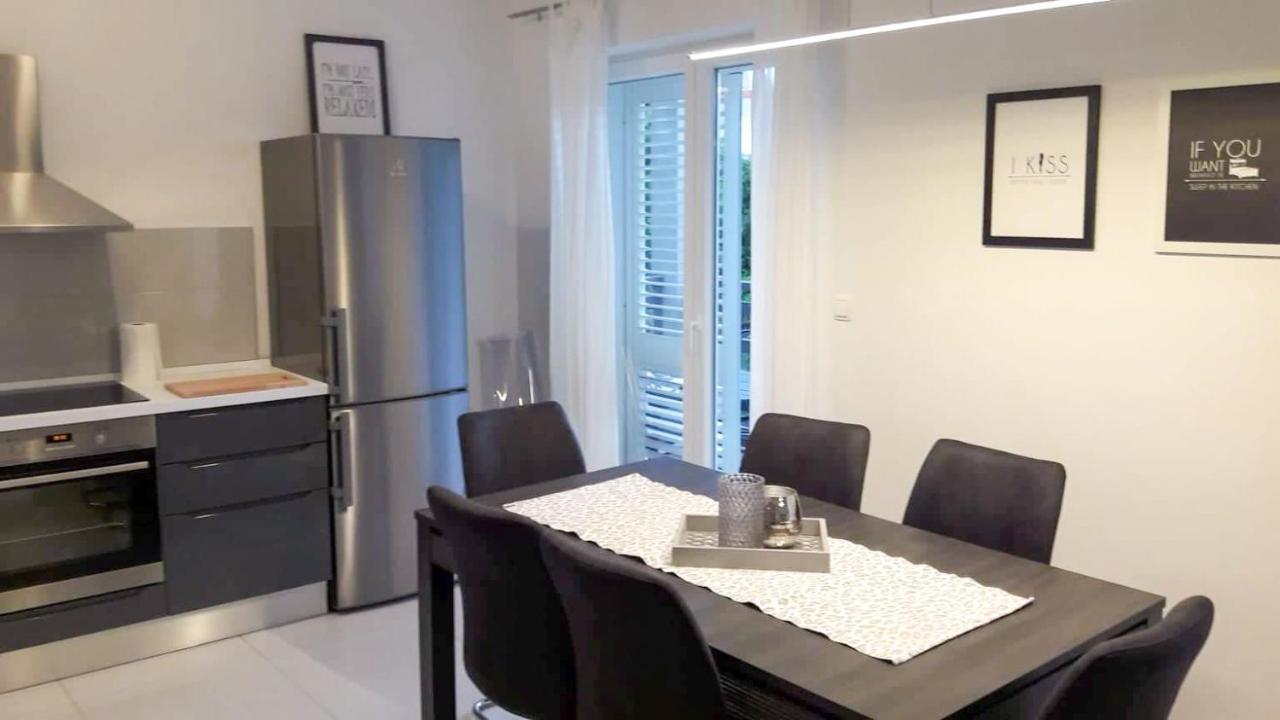 Apartman Ivana Podgora Zewnętrze zdjęcie